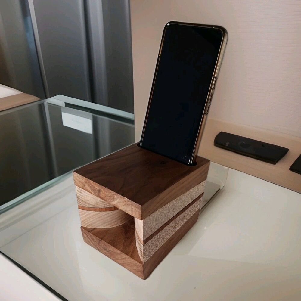 Artisan Design Hardwood 5” in Handcrafted Acoustic Smartphone Stand/Amplifier